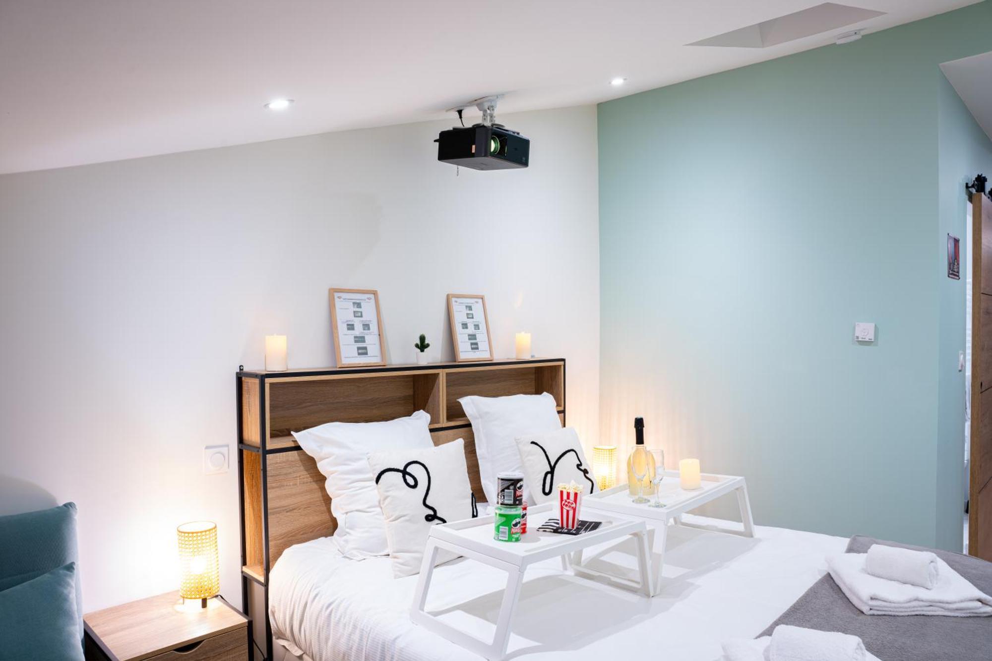 Food And Chill - Deux Appartements Hypercentre - 1 Theme Cinema - By Primo C0Nciergerie Tournus Bagian luar foto